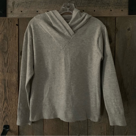 Women’s XS GAP BROOKLYN HOODIE Oatmeal Gray Soft Merino Wool Blend Sweater EXC - Picture 1 of 14